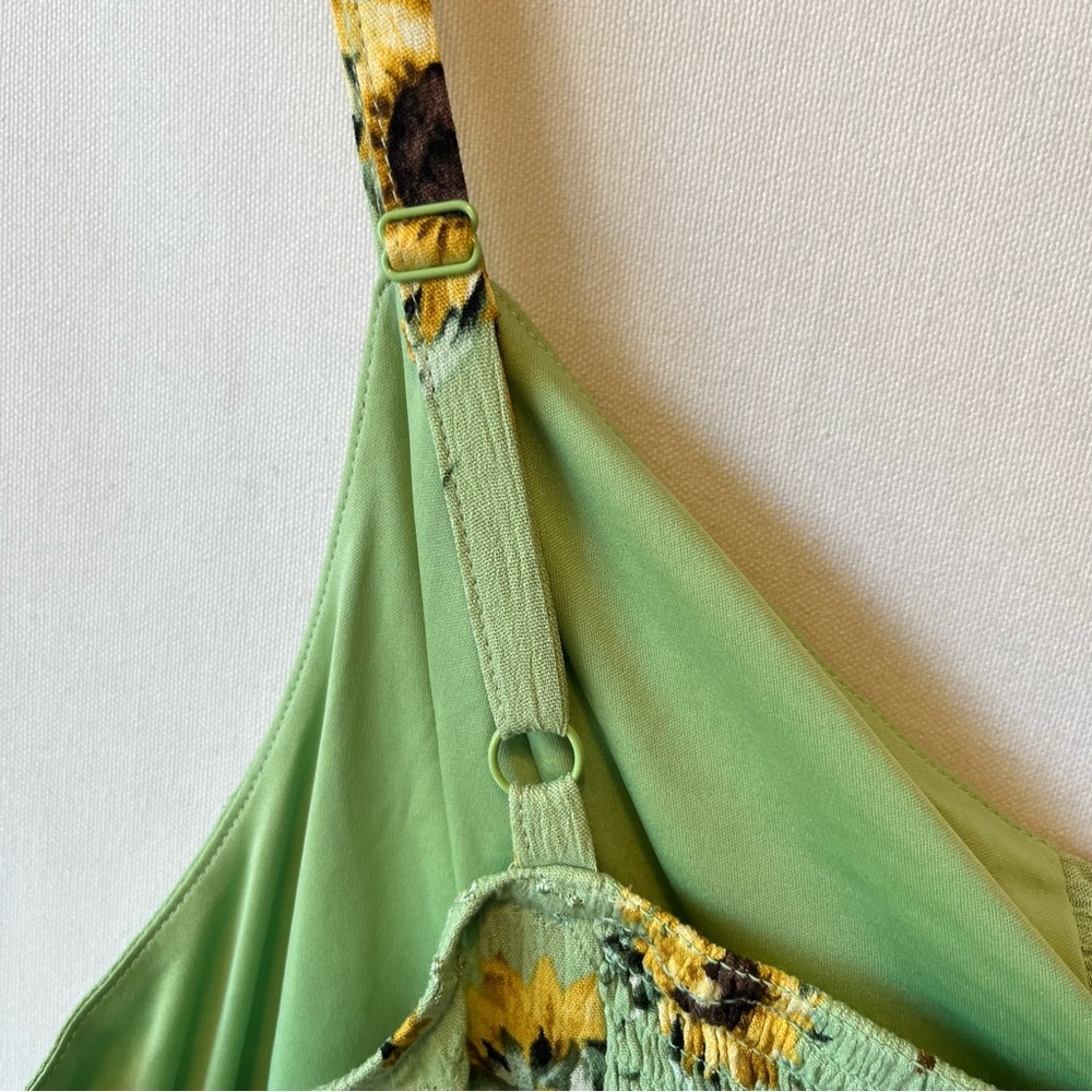 Torrid 2 Sunflower cami 2X Green floral Tied front Smocked back Womens tank top - Picture 6 of 7